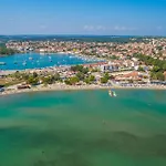 Gorgeous In Μεντουλίν